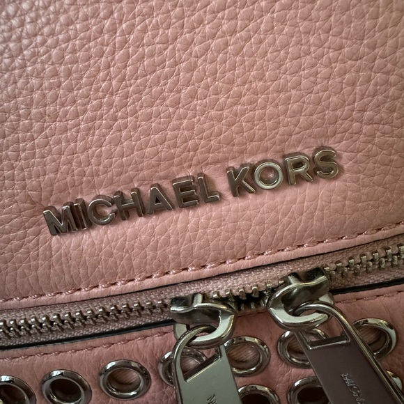 MICHAEL MICHAEL KORS Women's Rhea Zip Medium silver ringed Backpack - pale Pink - Picture 3 of 16